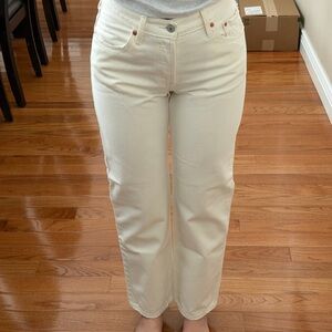 Women's Cream Levi Jeans